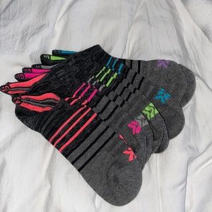6 pack of never worn socks